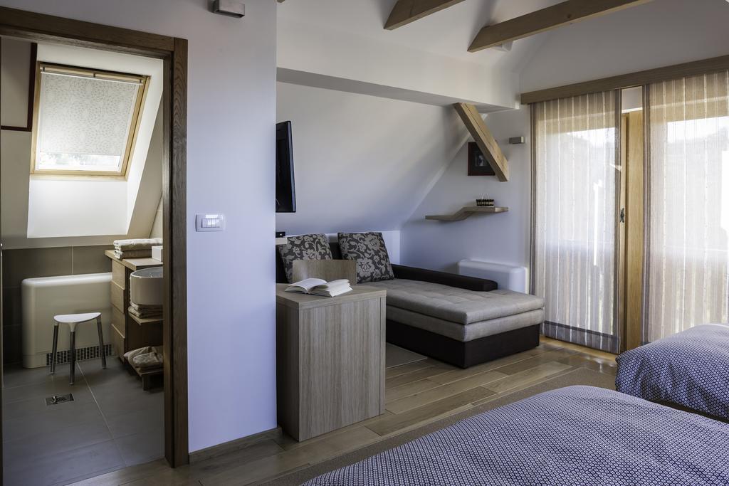 Guest House Kalska Domacija Semic Quarto foto